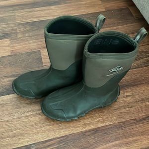 Unisex Muckboot company boots. Edgewater 2